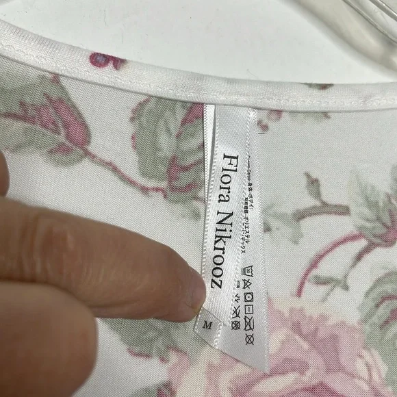 FLORA NIKROOZ Soft Short Robe Lace Trim Kimono Sleeves Roses Multicolor Medium - Picture 3 of 5